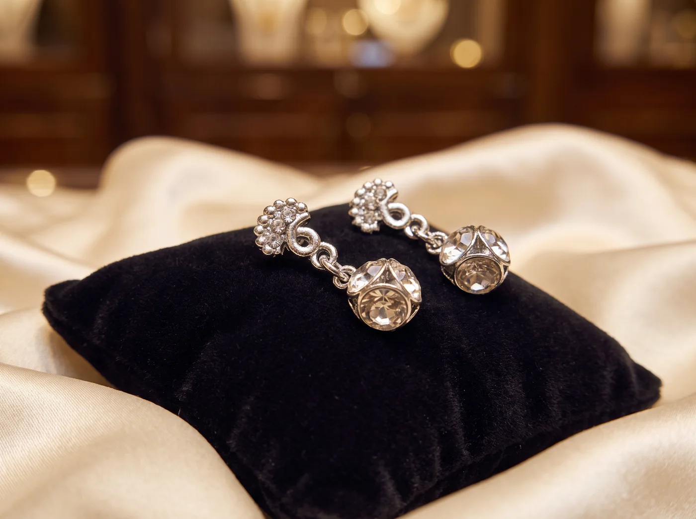 Elegant Silver Toned Crystal Dangle Earrings for Women
